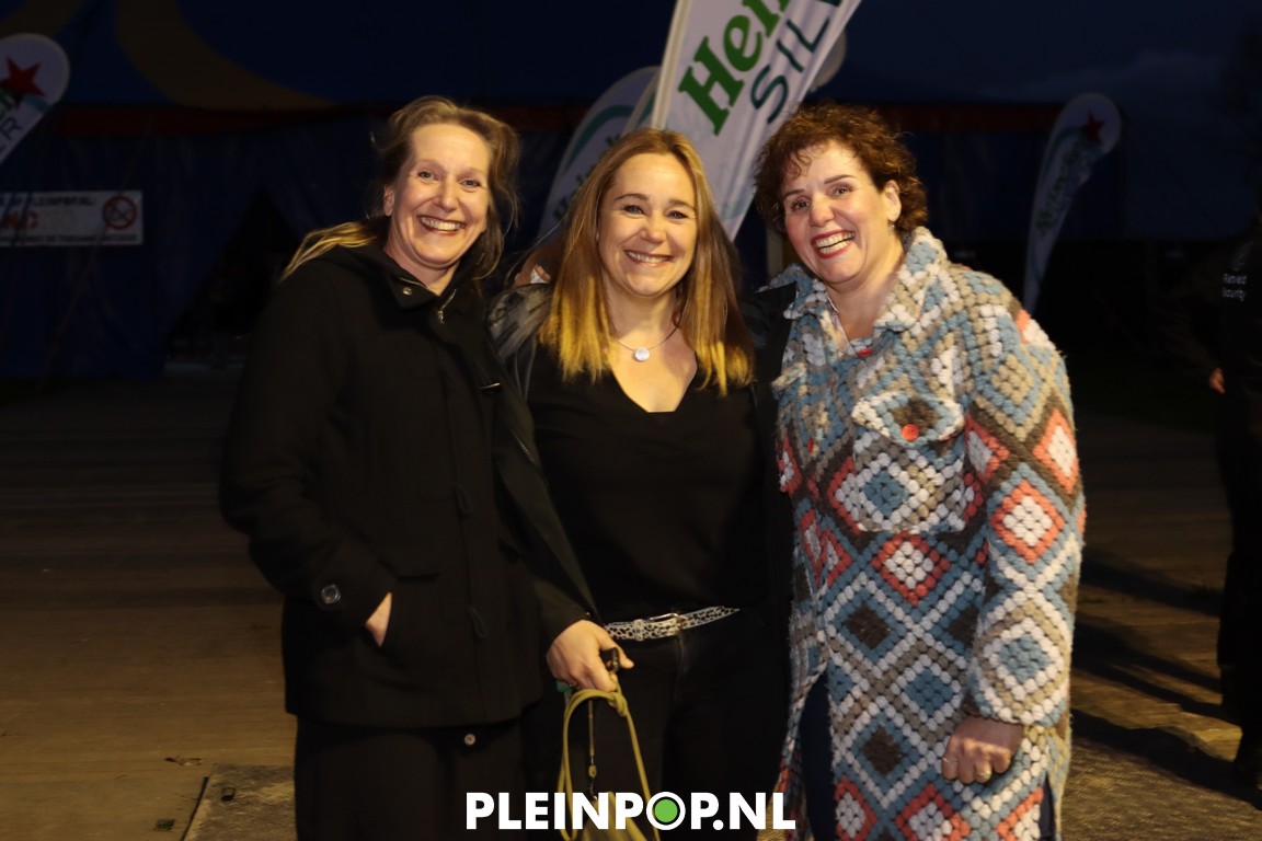 V R I J D A G     (41)